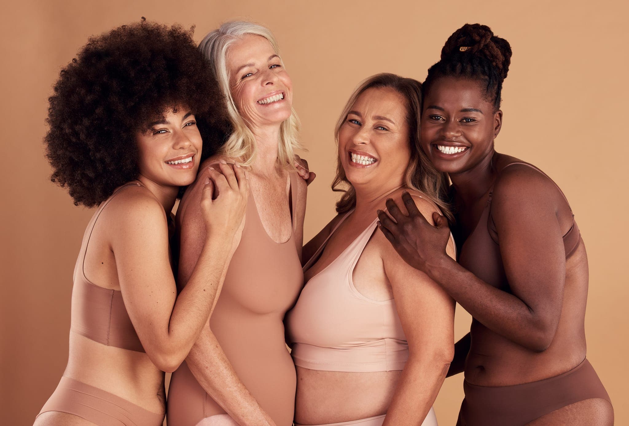 Nárůst zájmu o „body positivity“ a jeho vliv na plastiku